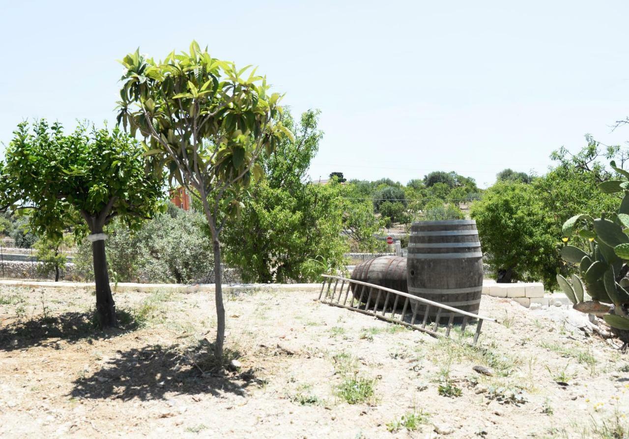 Jardinu Pensionat Noto Exteriör bild