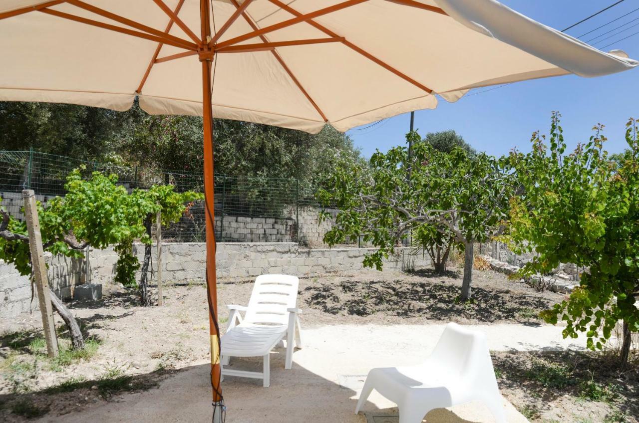 Jardinu Pensionat Noto Exteriör bild